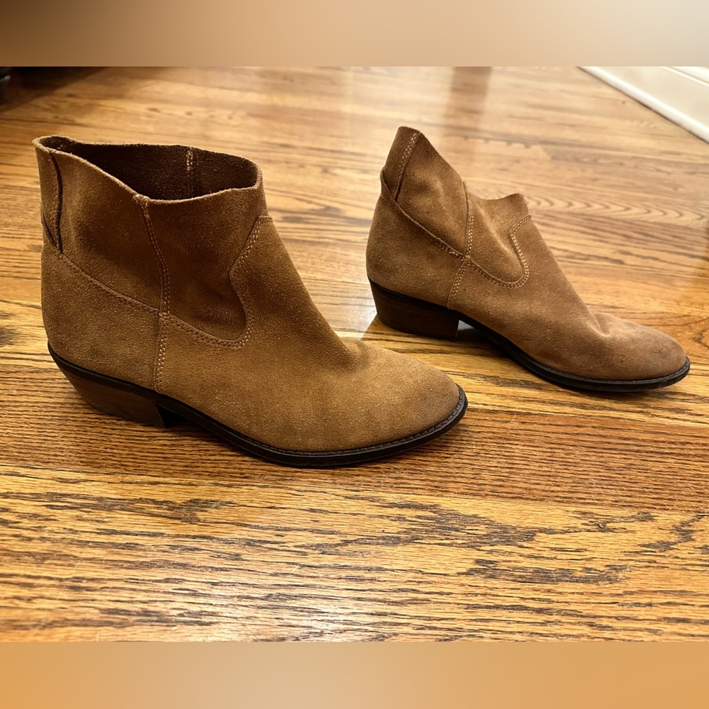 Dolce Vita suede booties
